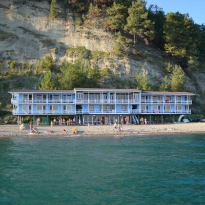 отель у моря в Пицунде Капитан Блэк